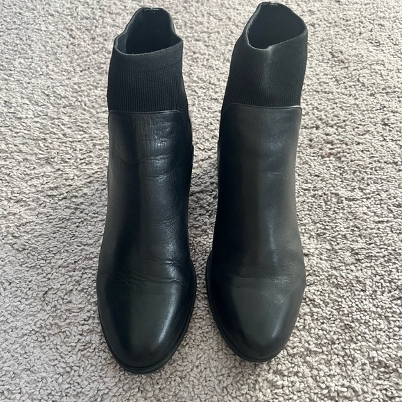 Steve Madden Womens Erika Leather Closed Toe Ankle Chelsea Boots - Picture 5 of 12